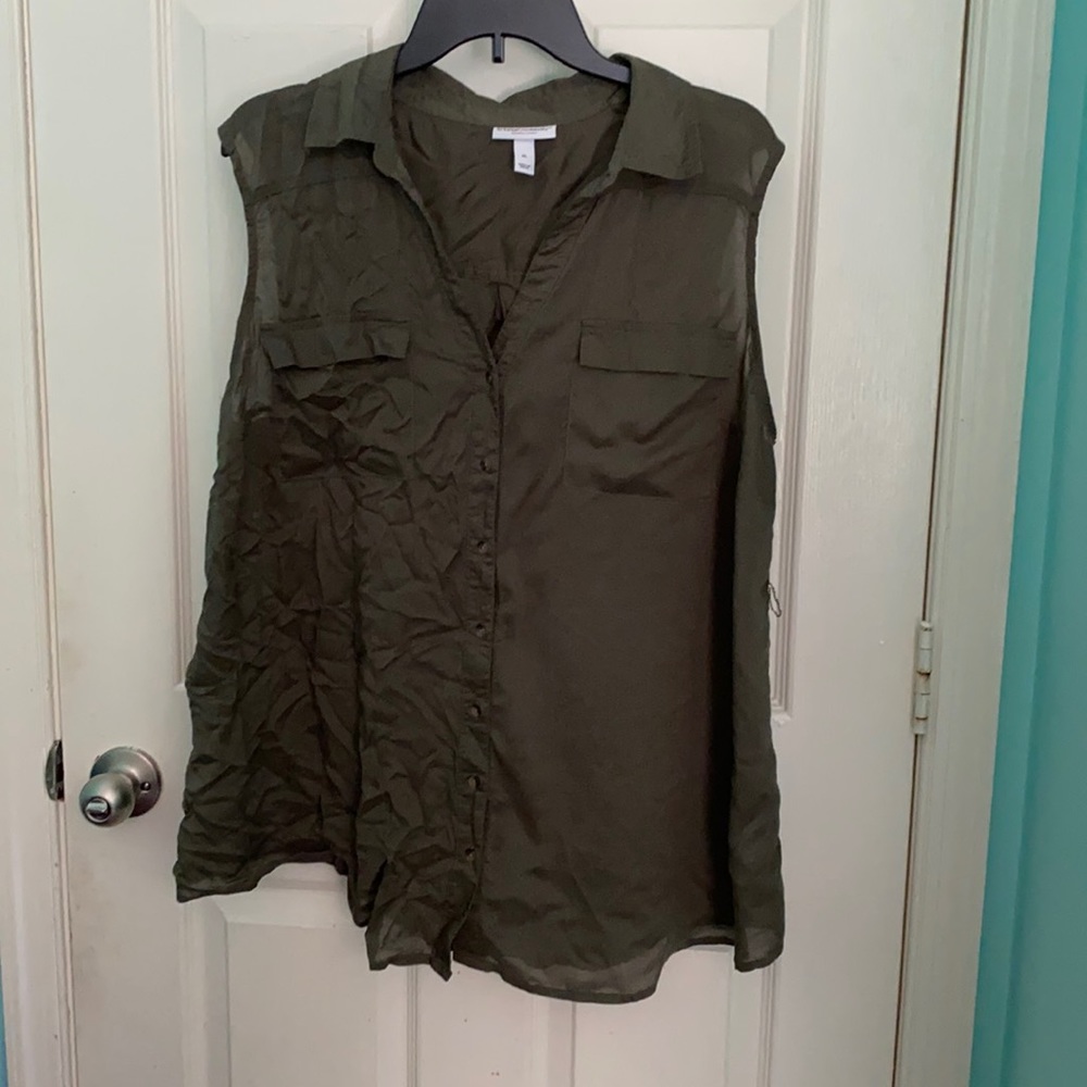 Liz lange maternity for target button down tank top blouse size XL
